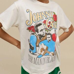 Daydreamer Johnny Cash A Man Comes Around Boyfriend Tee in Stone Vintage